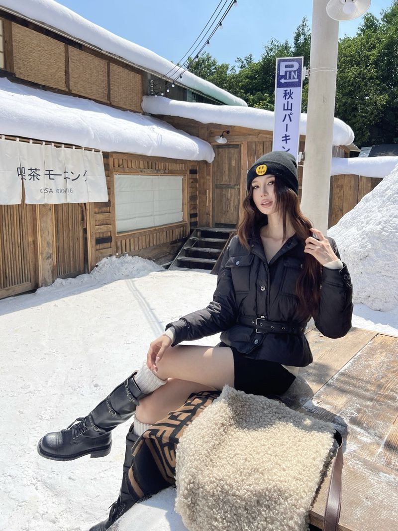 디올 벨트 셔츠형 패딩 재킷 - 샤넬 패딩 레플리카 사이트 참고 이미지